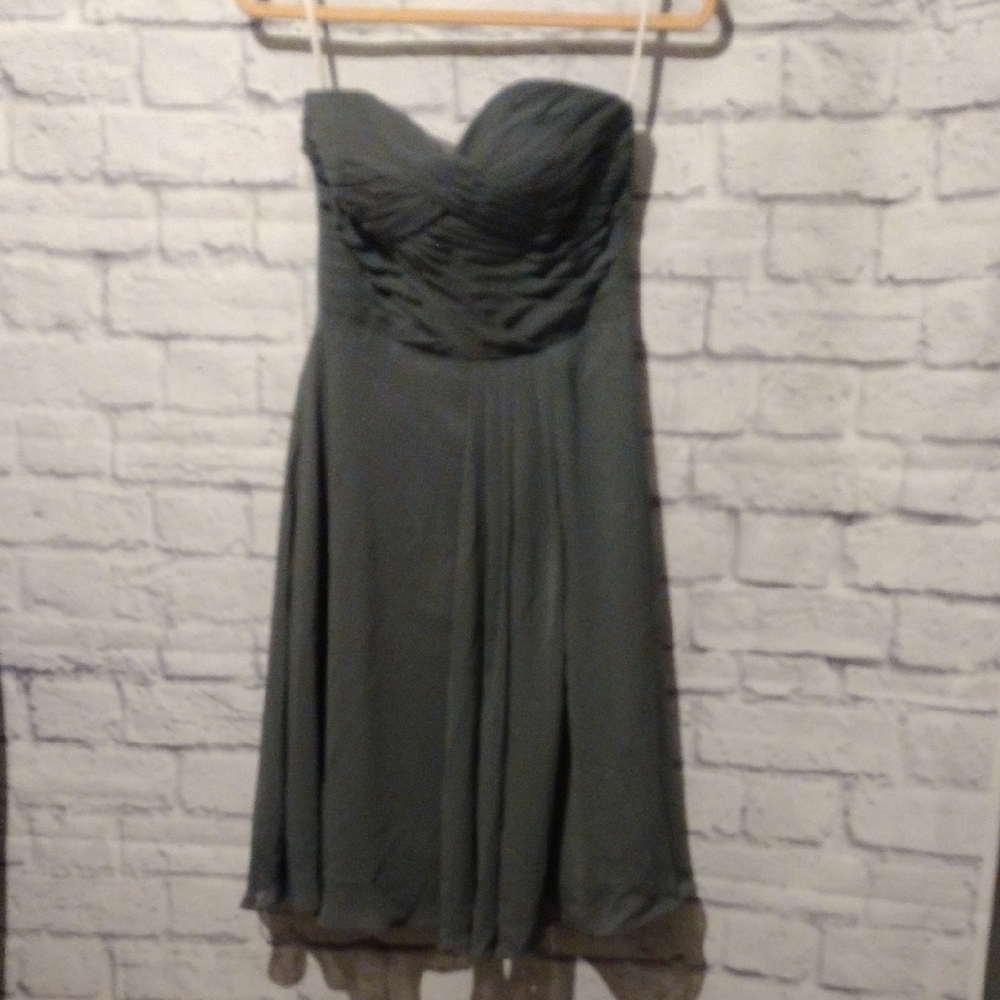 Elegant Strapless Dress in Gray Size 4